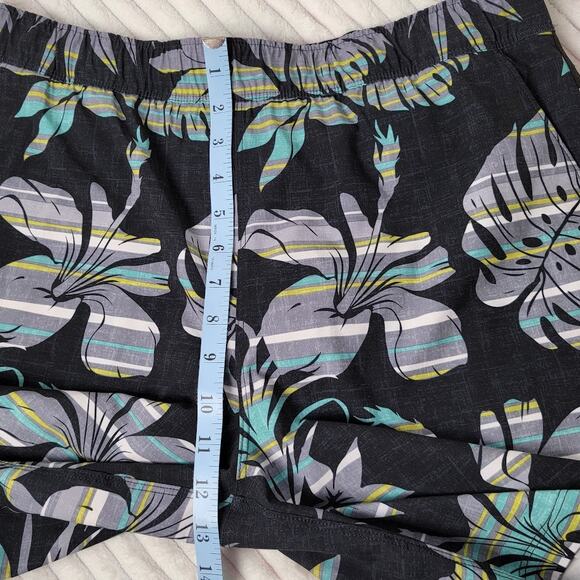 Speedo Medium Tropical Plumeria Swim Shorts Vibrant, Quick-Dry Comfort Beach - Picture 5 of 10